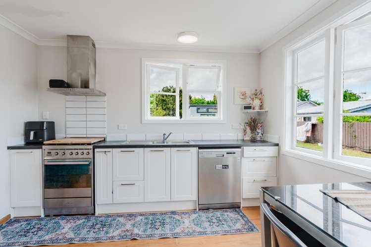 12 Le Quesne Place_0