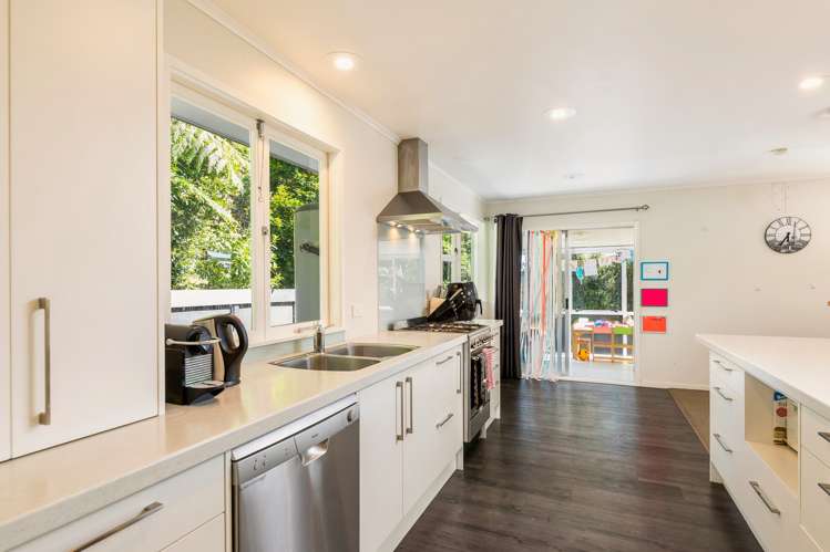 36 Lemnos Place Titirangi_7