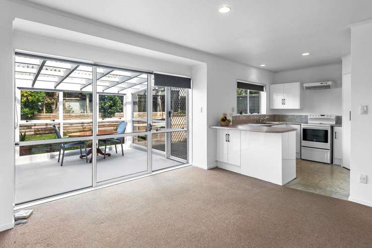 8B Lockesley Place Onerahi_3