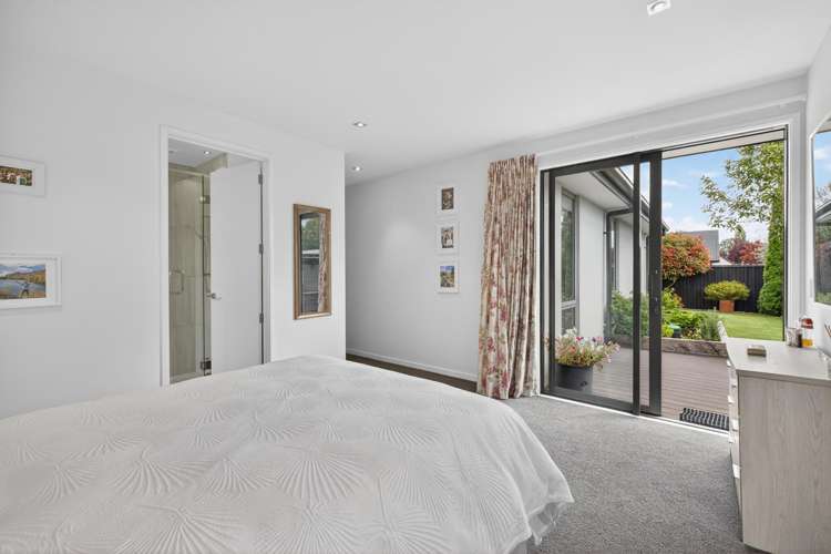 17 Waterstock Way Parklands_18