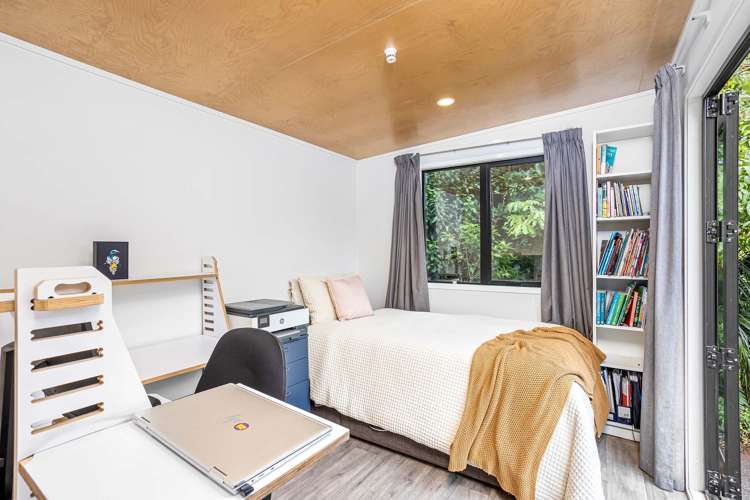 10 Turanga Road Henderson Valley_18