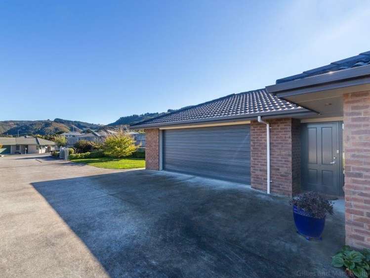 50 Percy Kinsman Crescent Riverstone Terraces_4