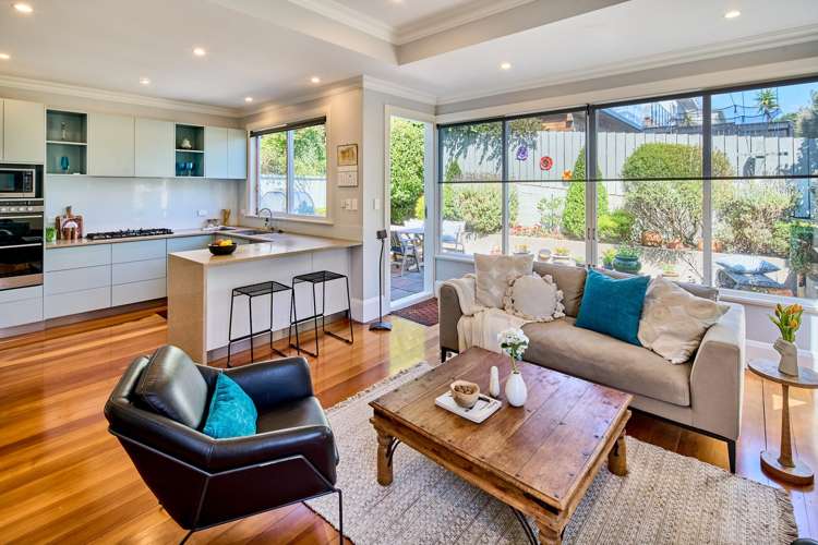 1 Moeller Street Mount Victoria_12