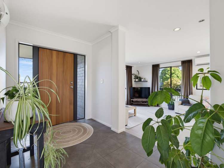 15 Stonebridge Park Drive Holdens Bay_6