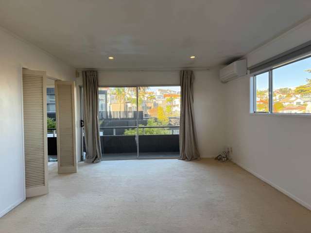 130B Paritai Drive Orakei_1