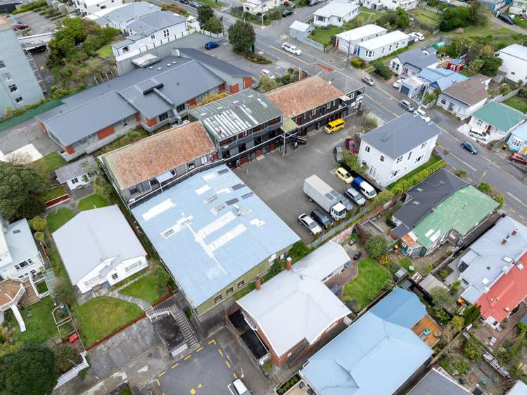 2/369 Adelaide Road Newtown_11