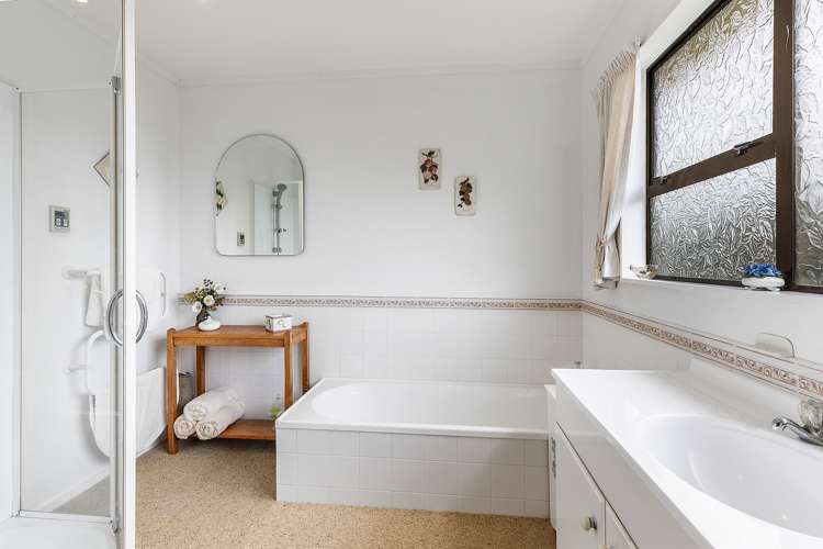 6 Saint Aidans Way Tawa_8