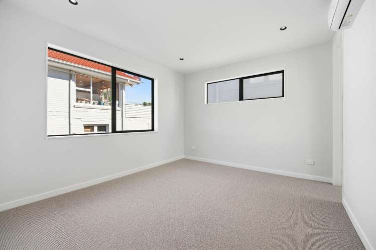 2/8 Park Rise Campbells Bay_13