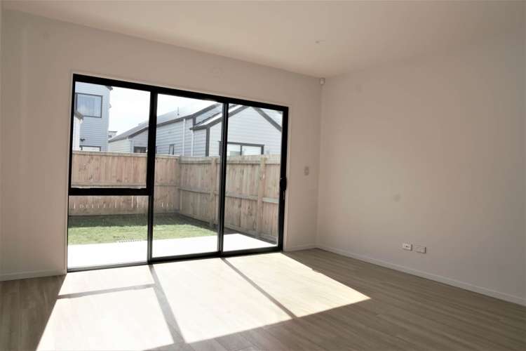 17 John Burn Road Takanini_9