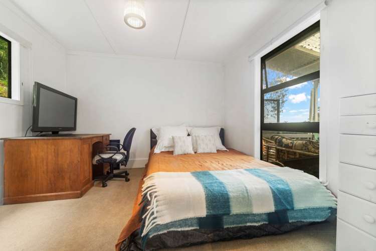 11 Te Papa Road Kawakawa Bay_11