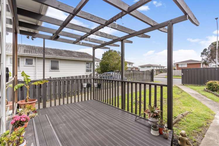 186 Mahia Road Wattle Downs_17