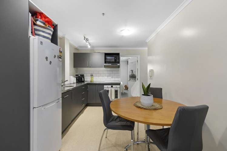 212/15 Holland Street_5