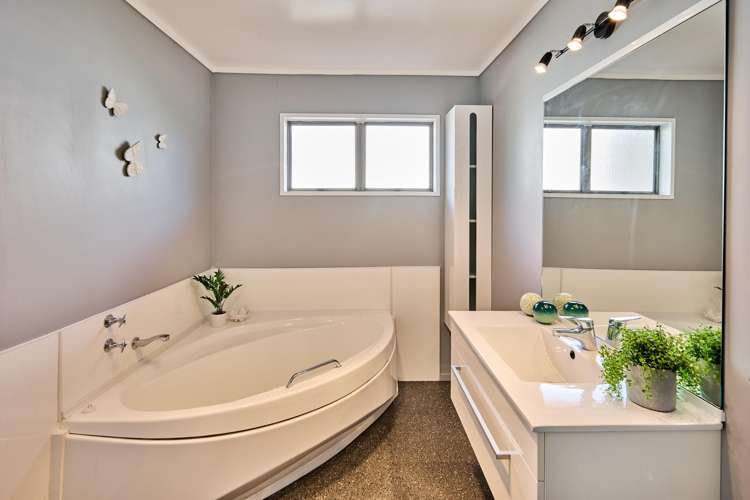 84 Leeward Drive Whitby_7