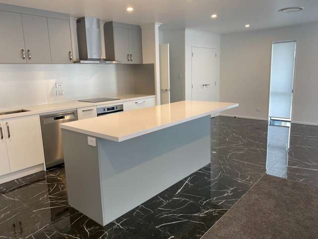 14 Kaurinui Crescent One Tree Point_4