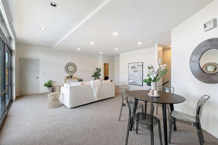 2/11 Gum Lane Queenstown_15