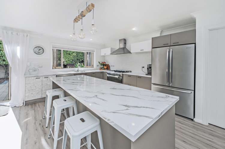 8 Excalibur Place Burwood_15