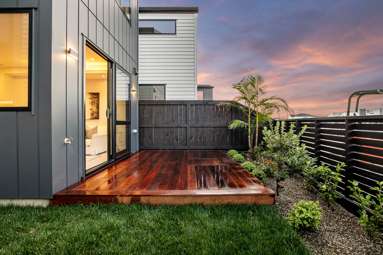 2/73 Te Taruna Drive_2