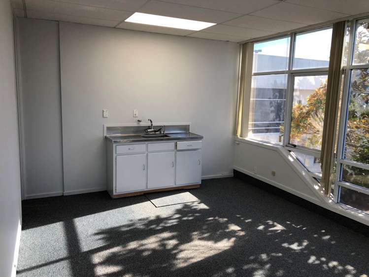 Unit A1/129 Onewa Road Northcote_9