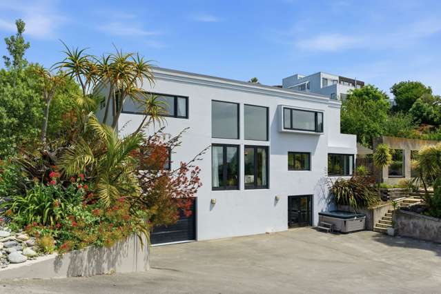 Spacious Hilltop Living in Sumner!