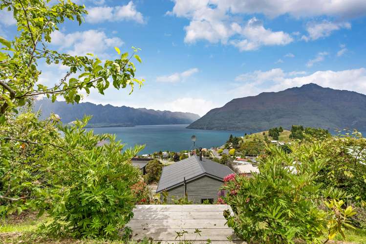 15 Caples Place Fernhill/Sunshine Bay_19