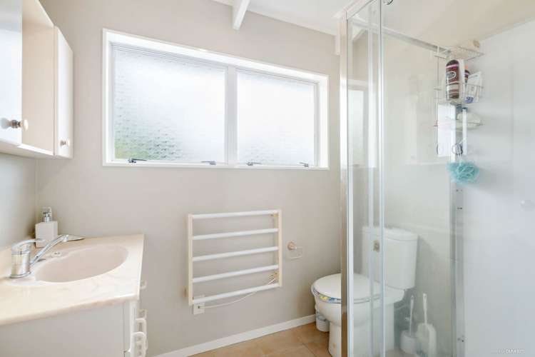 38b Tirimoana Road Te Atatu South_12