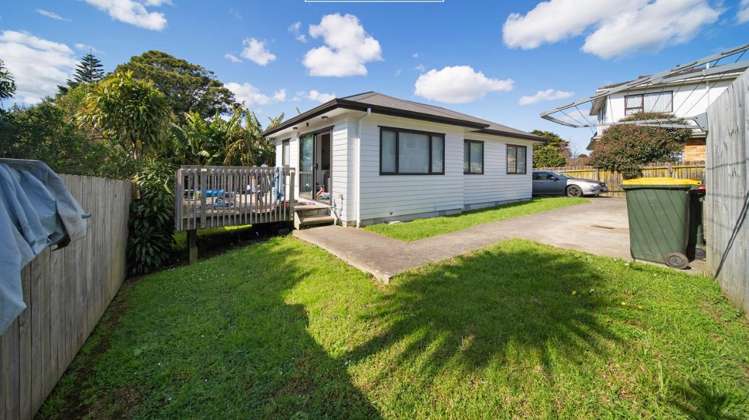 90 Chelburn Crescent Mangere East_1