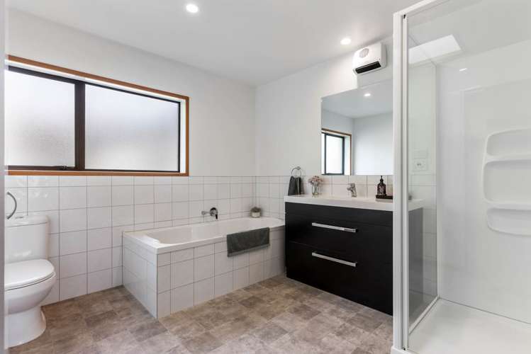 4200 Great North Road Glendene_15