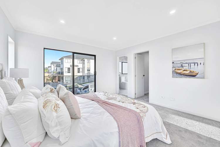 22 Tannaghmore Drive Flat Bush_15