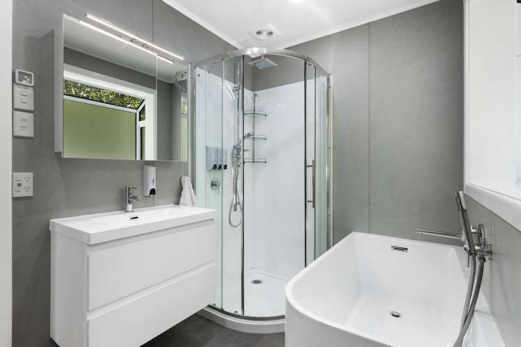 39 Taylor Terrace Tawa_3