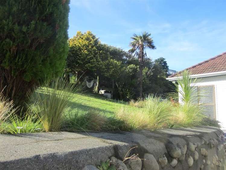 1b/20 Tawa Terrace Tawa_13