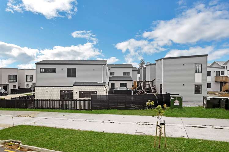 1 Whiteywood Street_3