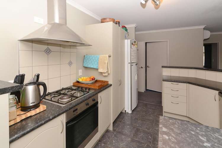 10 St James Drive 2750_9