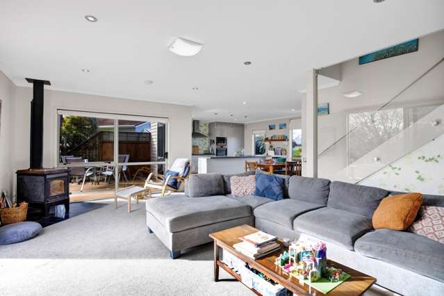 17 Elizabeth Grove Stratford_4