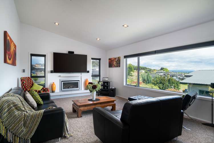 35 Magnolia Rise Waipahihi_7