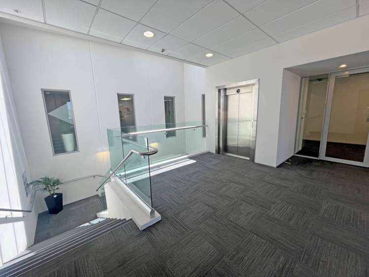 Unit H2/277 Te Irirangi Drive Flat Bush_5