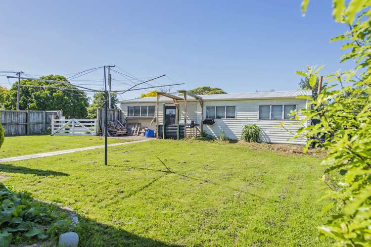 2 Lee Street Southbridge_18