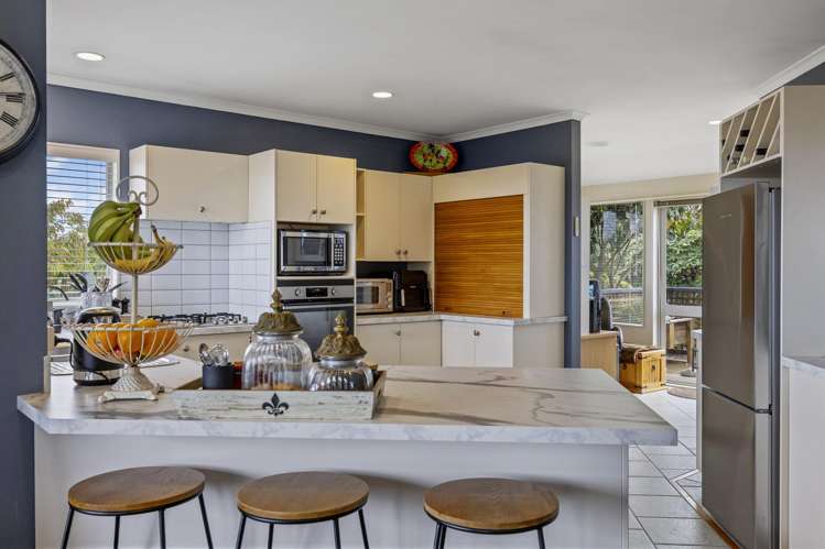 10 Astelia Way Waipahihi_12