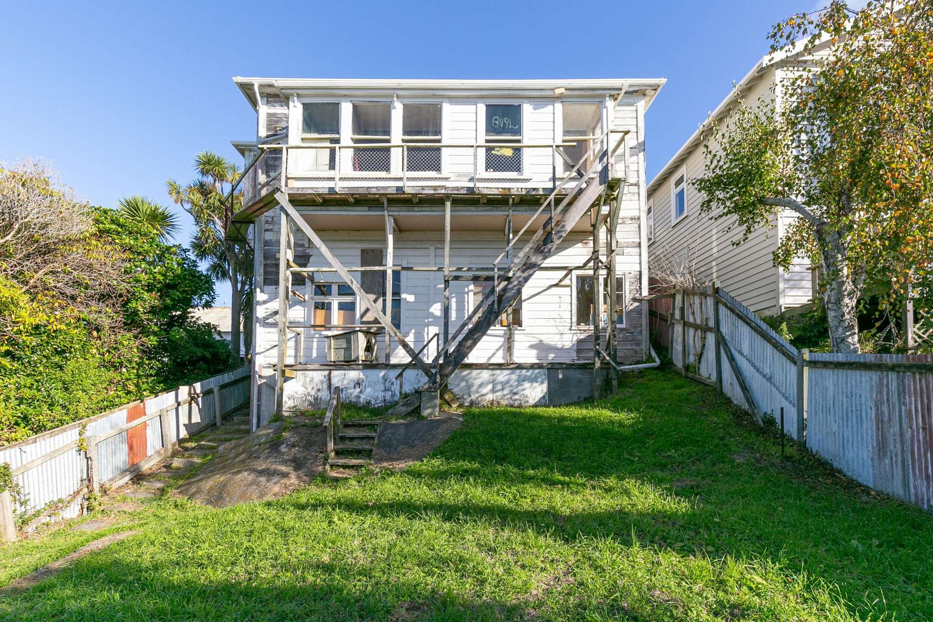 6 Maarama Crescent Aro Valley_0