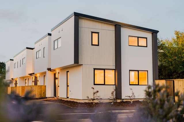 Prime Riccarton-Right School Zones-Move-in Ready