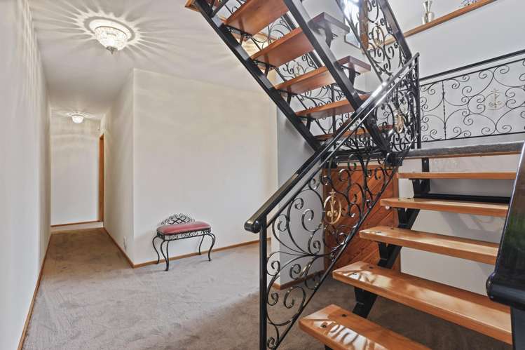 80 Regency Crescent Redwood_15