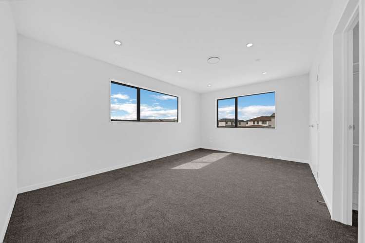 2 Whata Street Clarks Beach_17
