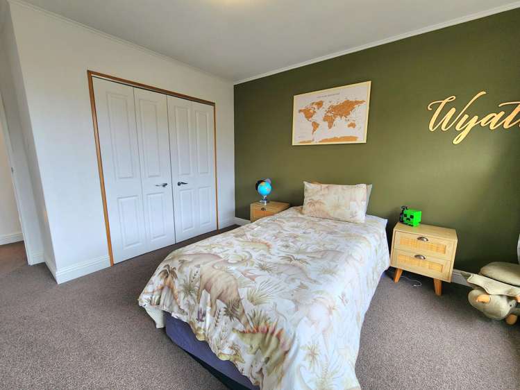 10 Gilbert Road Paroa_17