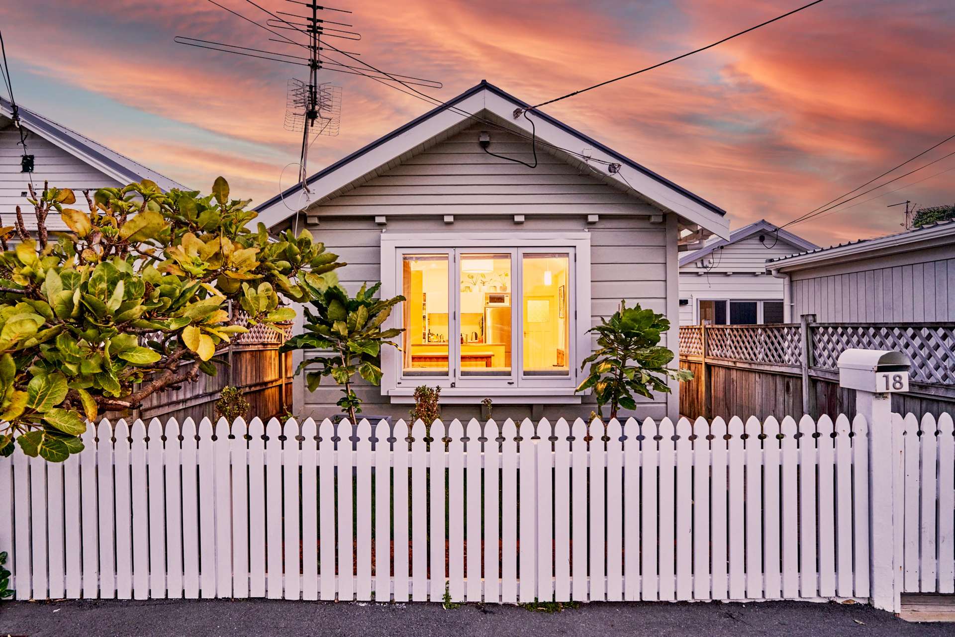 18 Apu Crescent Lyall Bay_0