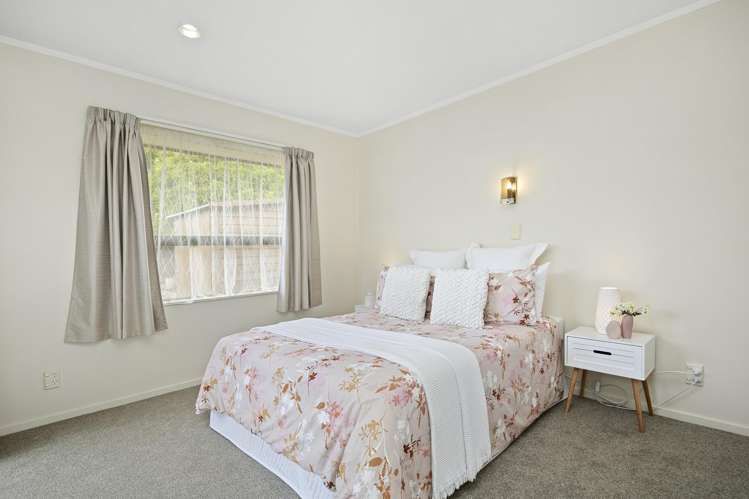 10 Earlston Grove Avalon_17