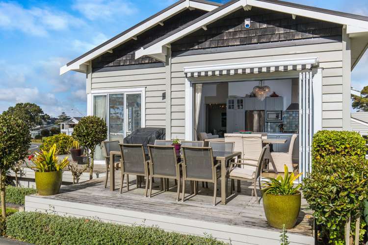 60 Marine Parade Mellons Bay_38