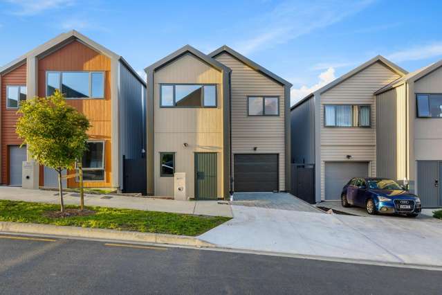 Contemporary Comfort in Prime Hobsonville Location