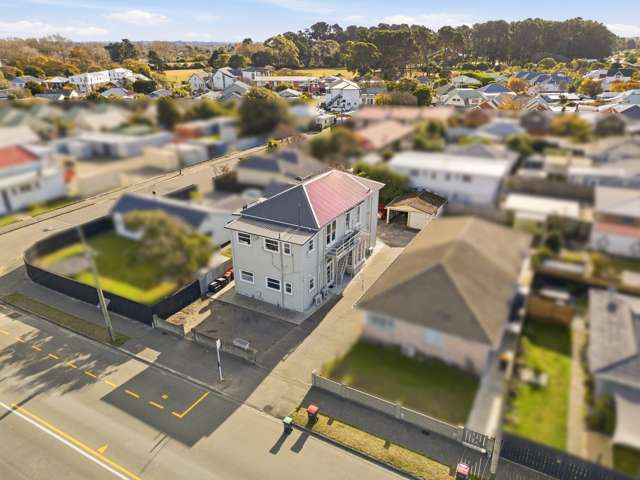 Investor Alert - One Roof, Four Incomes!