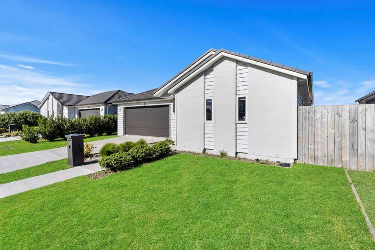 23 Soaring Bird Drive Takanini_22