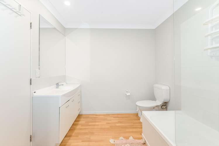 13 Birkhall Grove Strathmore Park_17