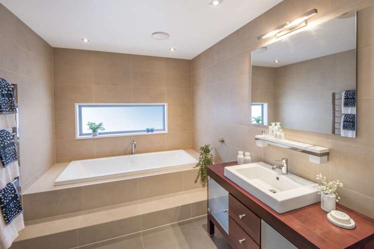 62 Seaview Road Castor Bay_13